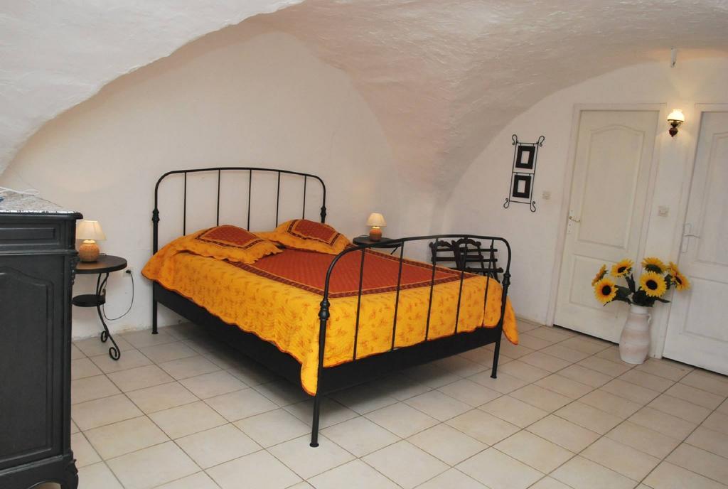 Chez Bacchus Bed and Breakfast Gras Kamer foto