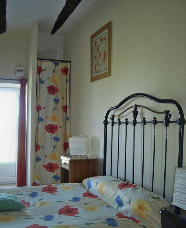 Chez Bacchus Bed and Breakfast Gras Kamer foto