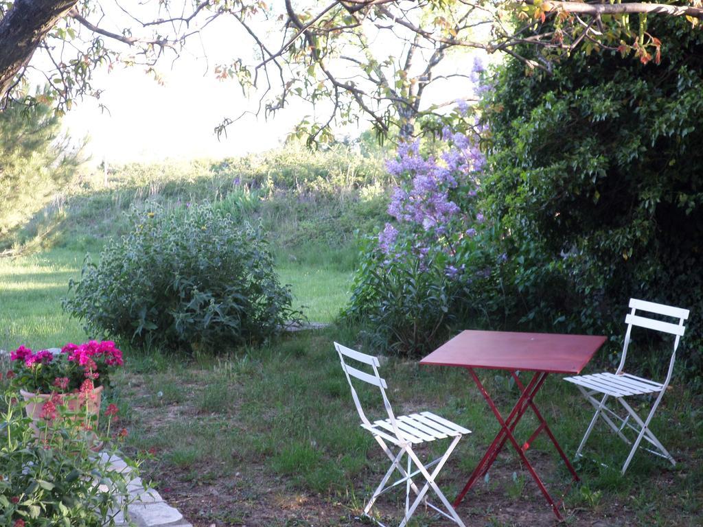Chez Bacchus Bed and Breakfast Gras Buitenkant foto