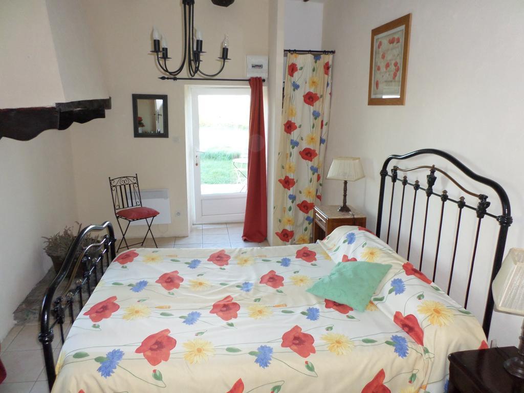 Chez Bacchus Bed and Breakfast Gras Kamer foto